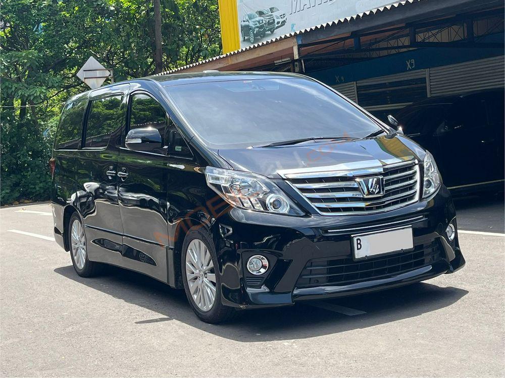 Mobil Toyota Alphard 2014