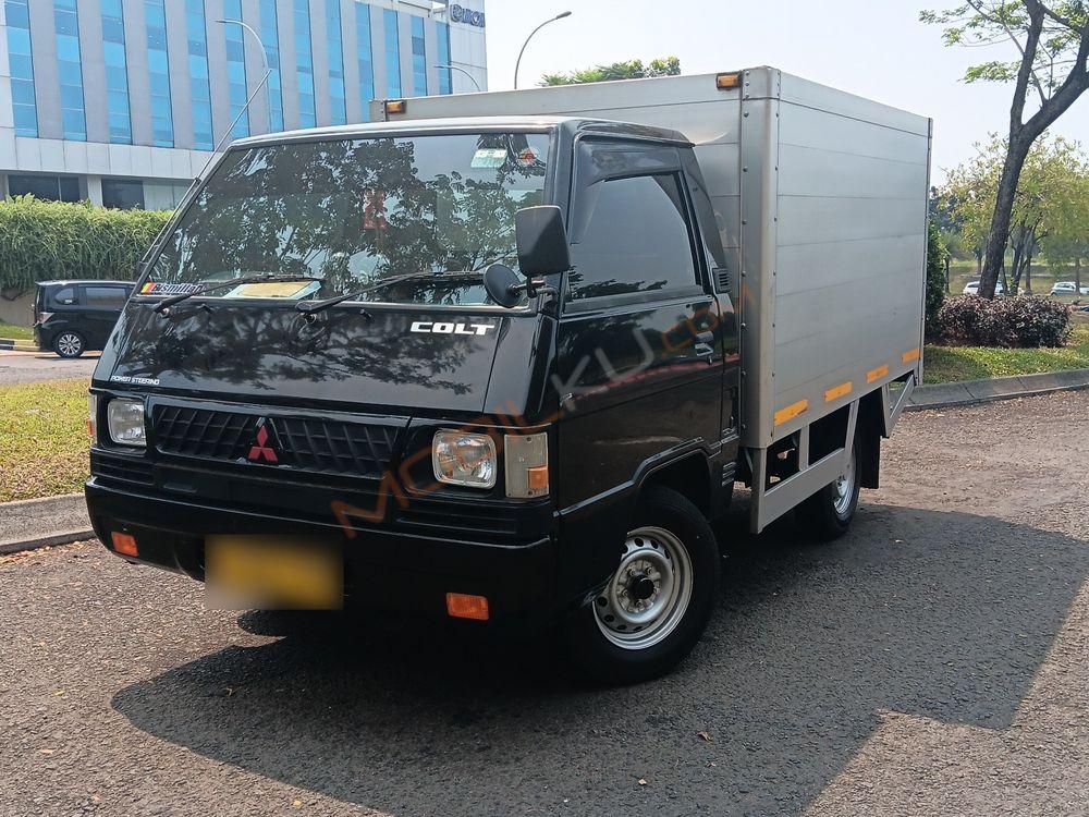 Mobil Mitsubishi L300 2022