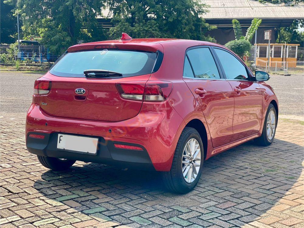 Mobil Kia Rio 2017
