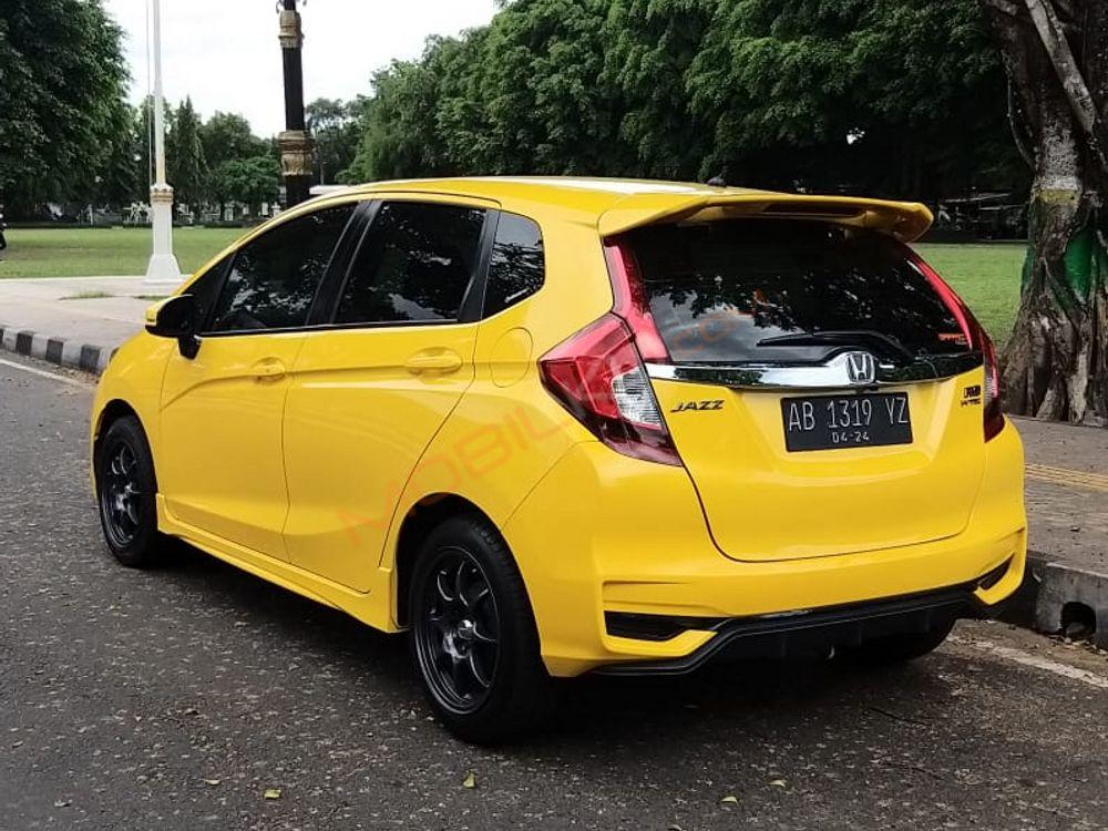 Mobil Honda Jazz 2019