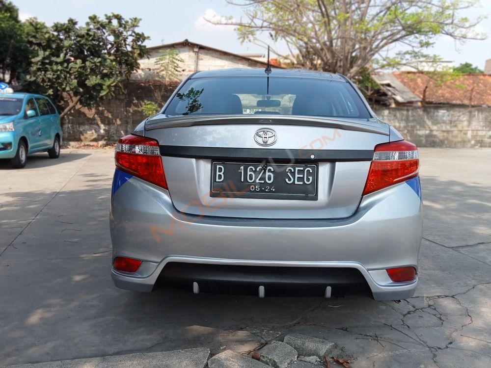 Mobil Toyota Limo 2014