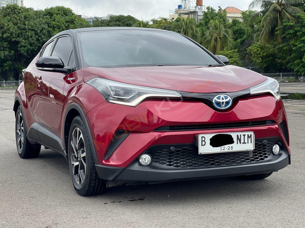 Mobil Toyota C-HR 2021