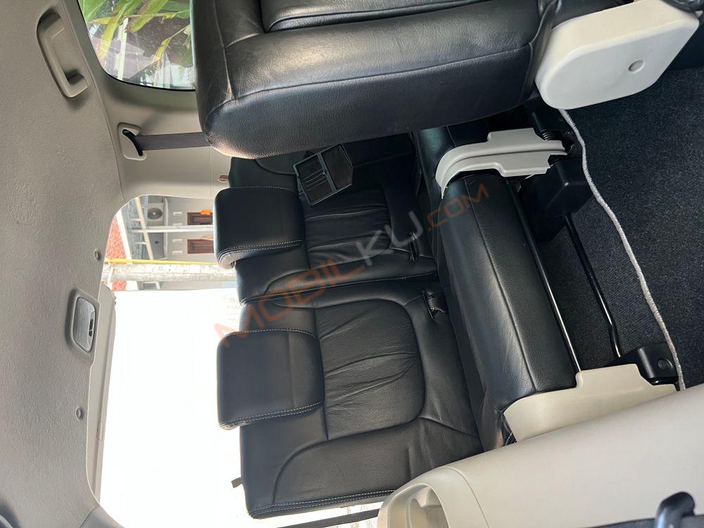 Mobil Mitsubishi Pajero 2012