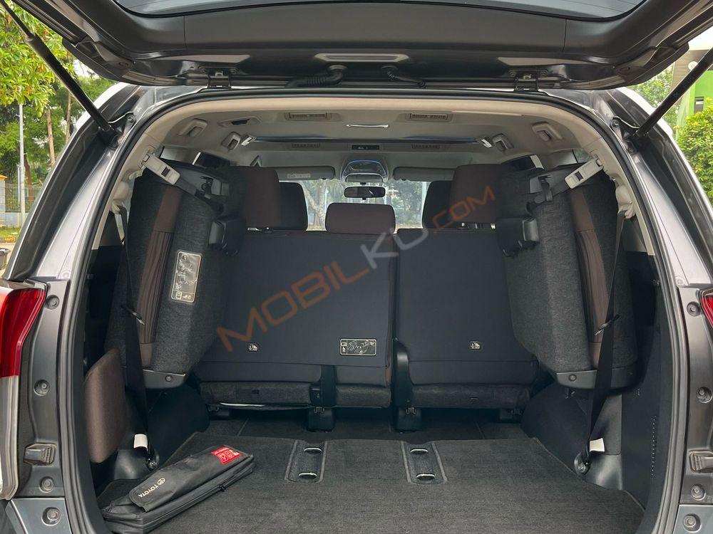 Mobil Toyota Kijang Innova 2022