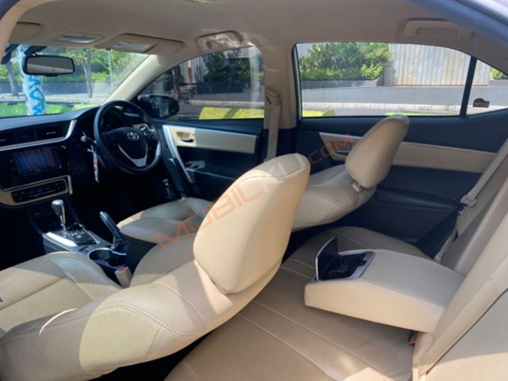 Mobil Toyota Corolla 2017