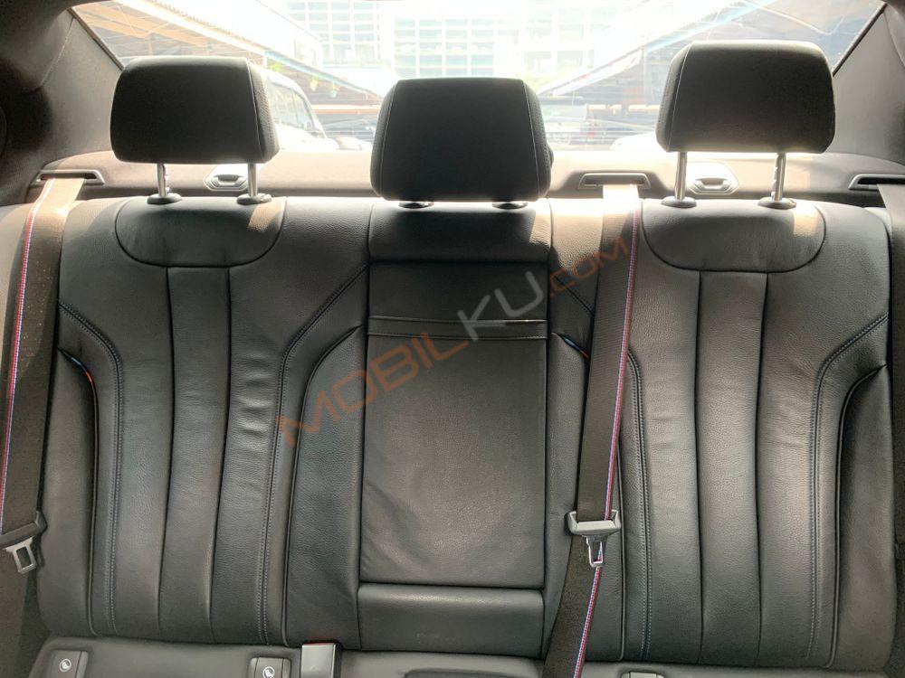 Mobil BMW 5 Series 2020