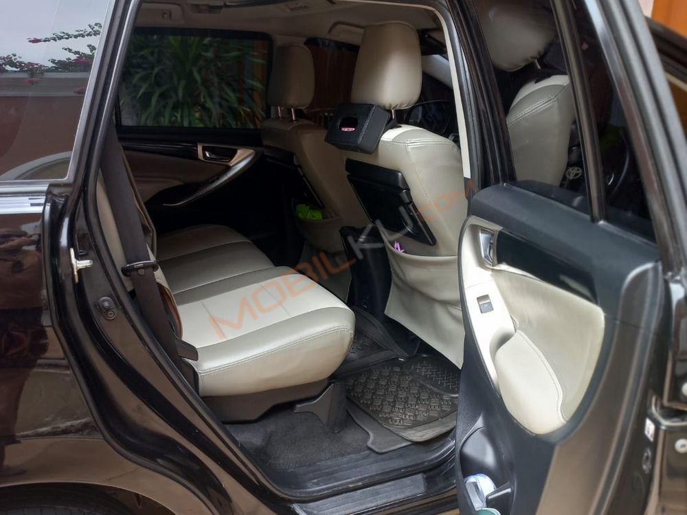 Mobil Toyota Kijang Innova 2016