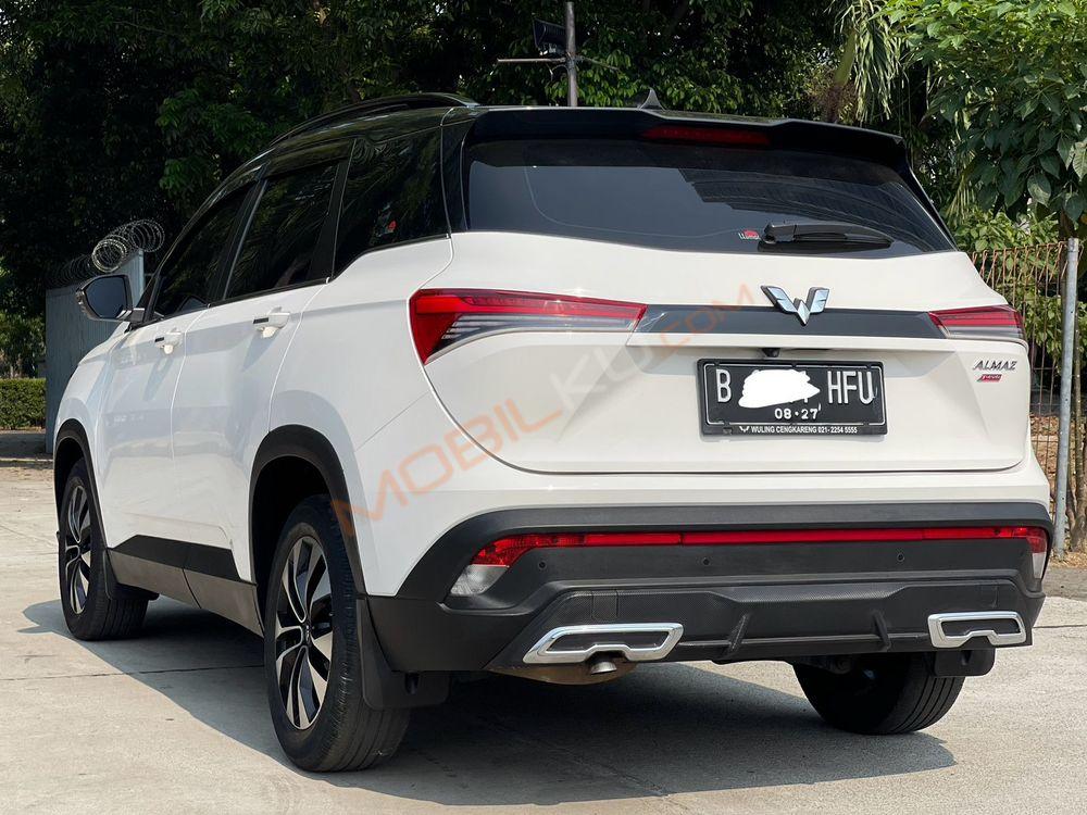 Mobil Wuling Almaz 2022