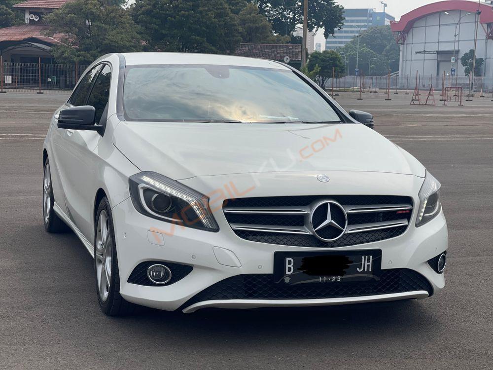 Mobil Mercedes-Benz A-Class 2013