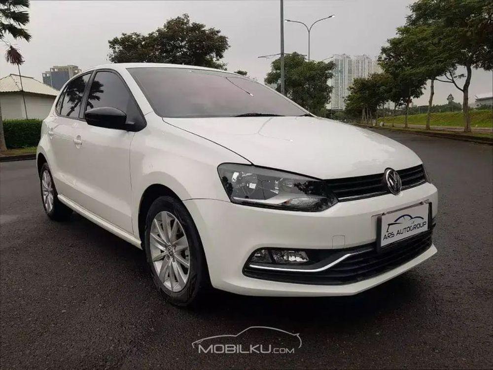 Mobil Volkswagen Polo 2016
