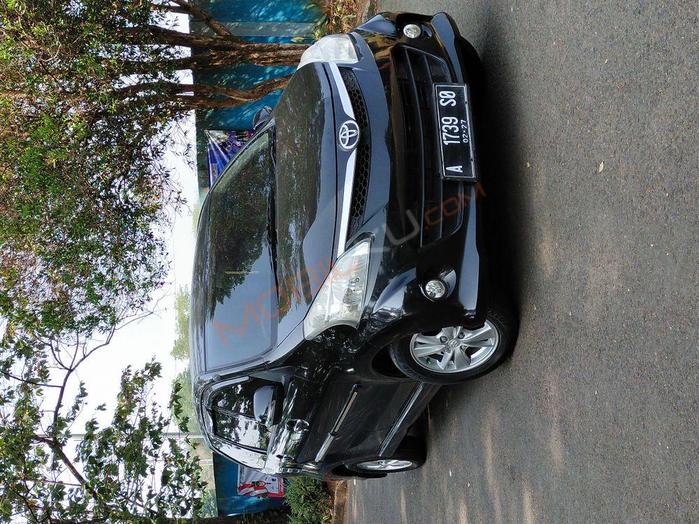 Mobil Toyota Avanza 2012