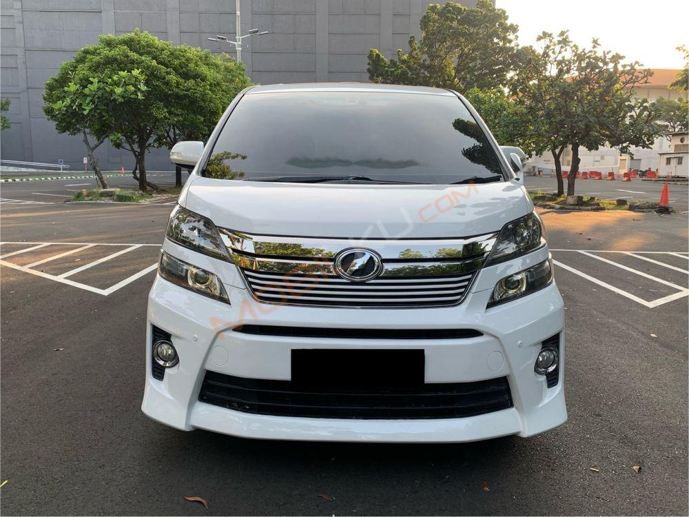Mobil Toyota Vellfire 2015