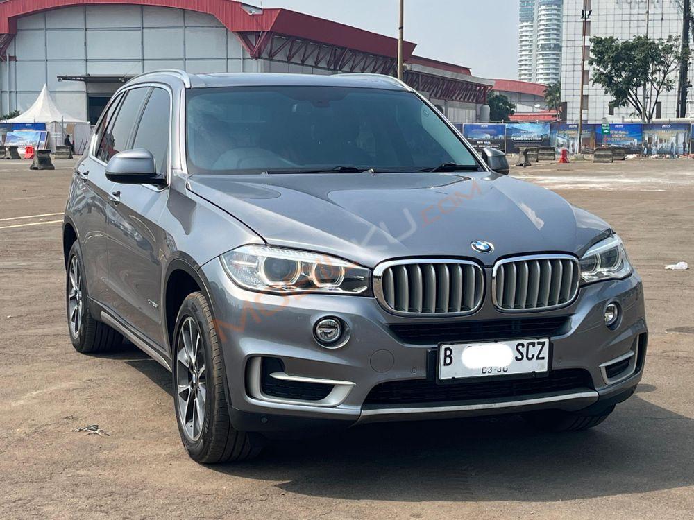 Mobil BMW X5 2015