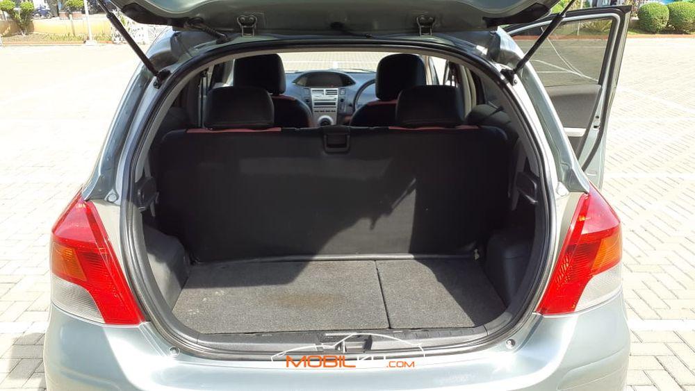 Mobil Toyota Yaris 2010