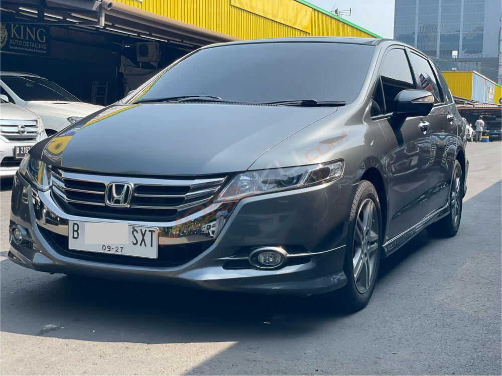 Mobil Honda Odyssey 2012