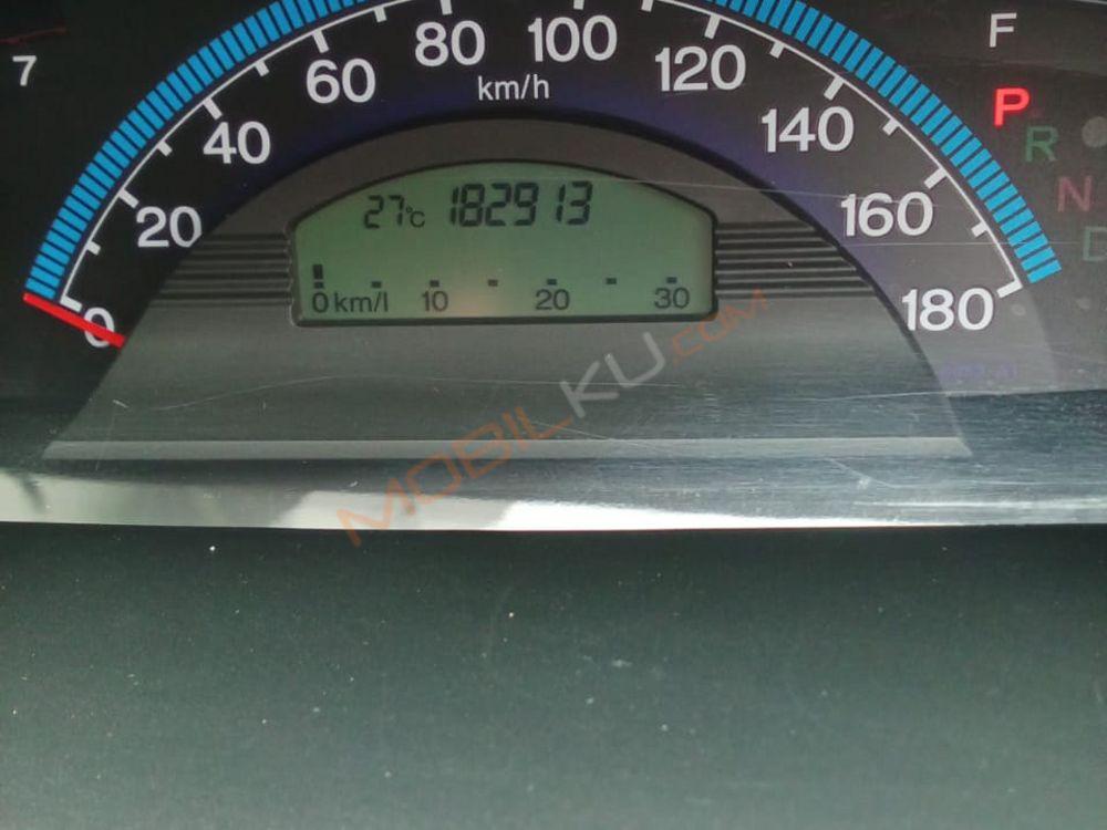 Mobil Honda Freed 2010