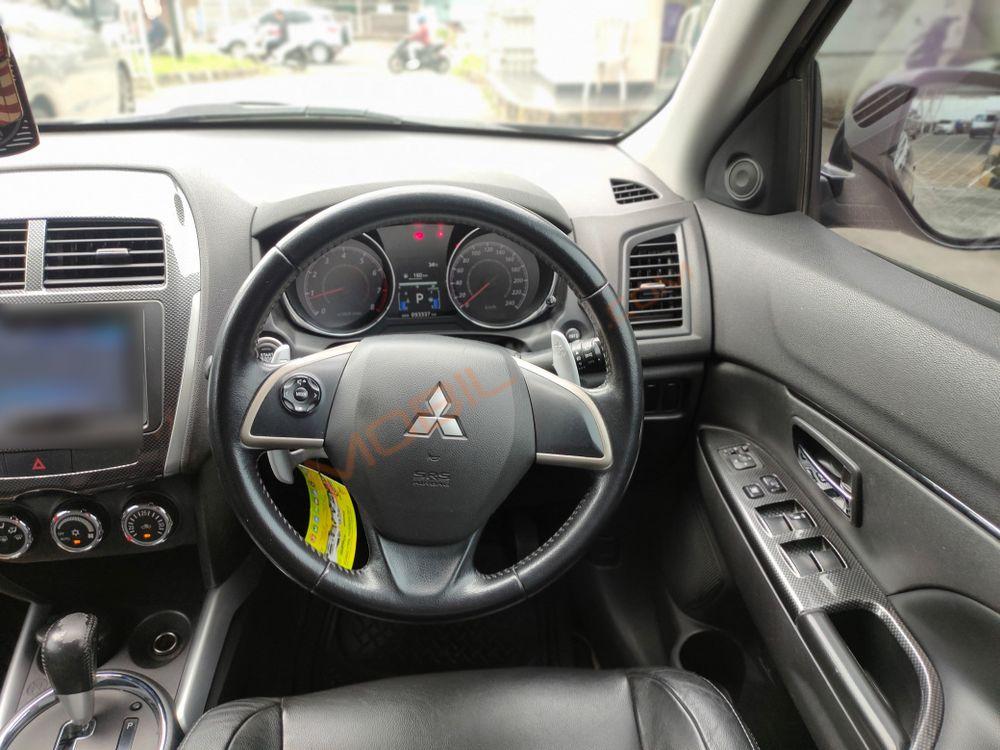 Mobil Mitsubishi Outlander Sport 2014