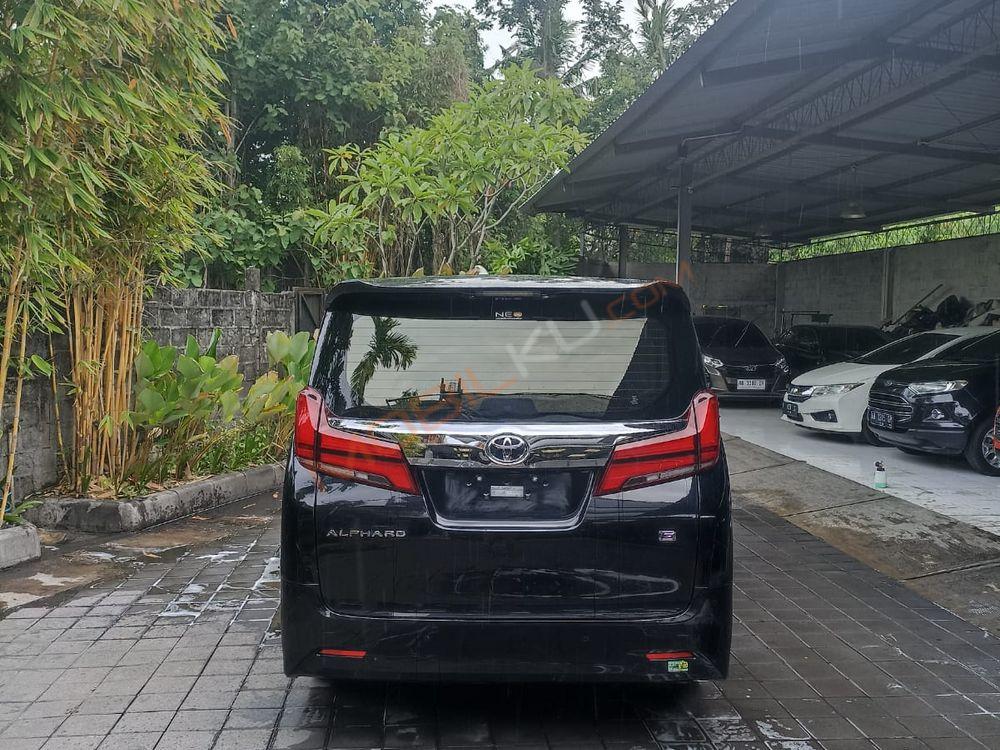 Mobil Toyota Alphard 2019