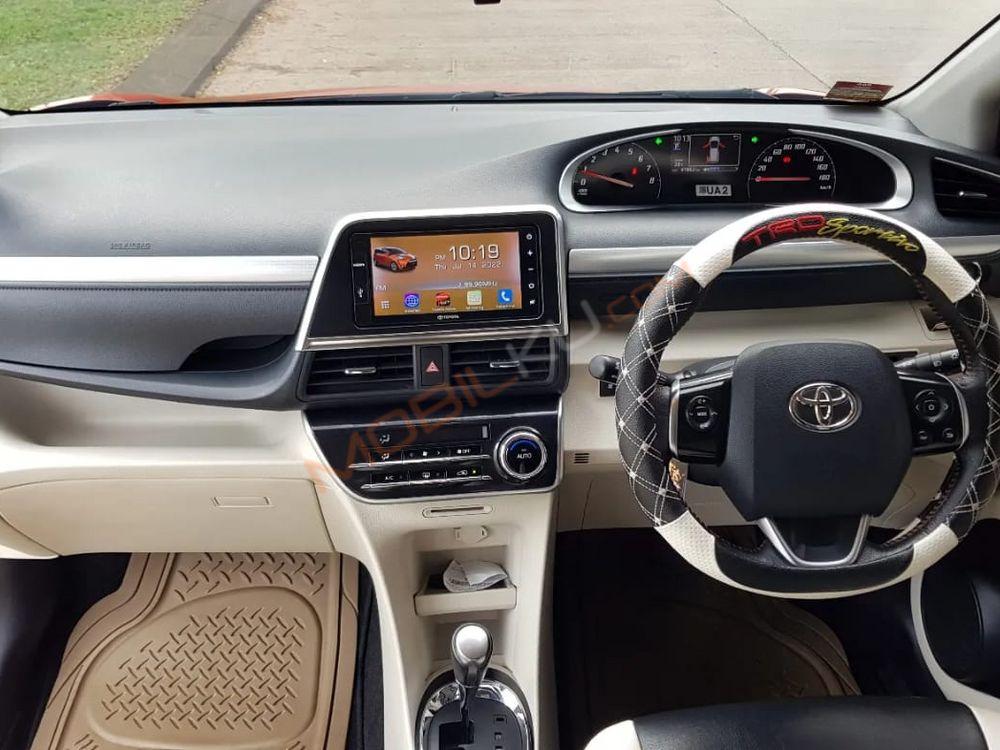 Mobil Toyota Sienta 2016