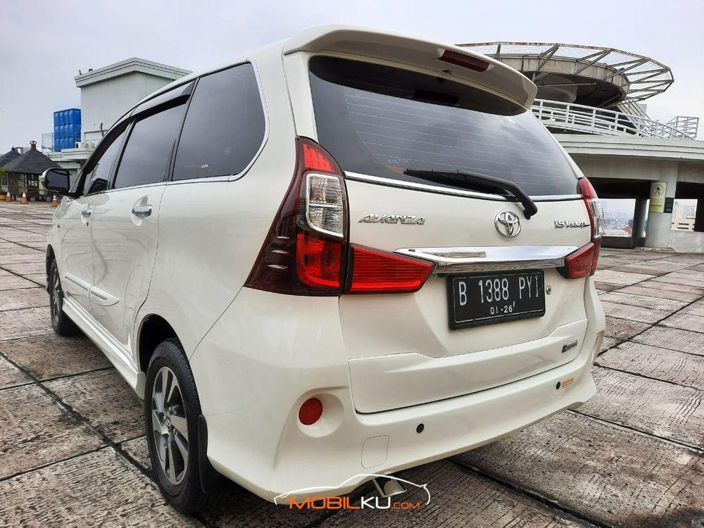 Mobil Toyota Avanza 2015