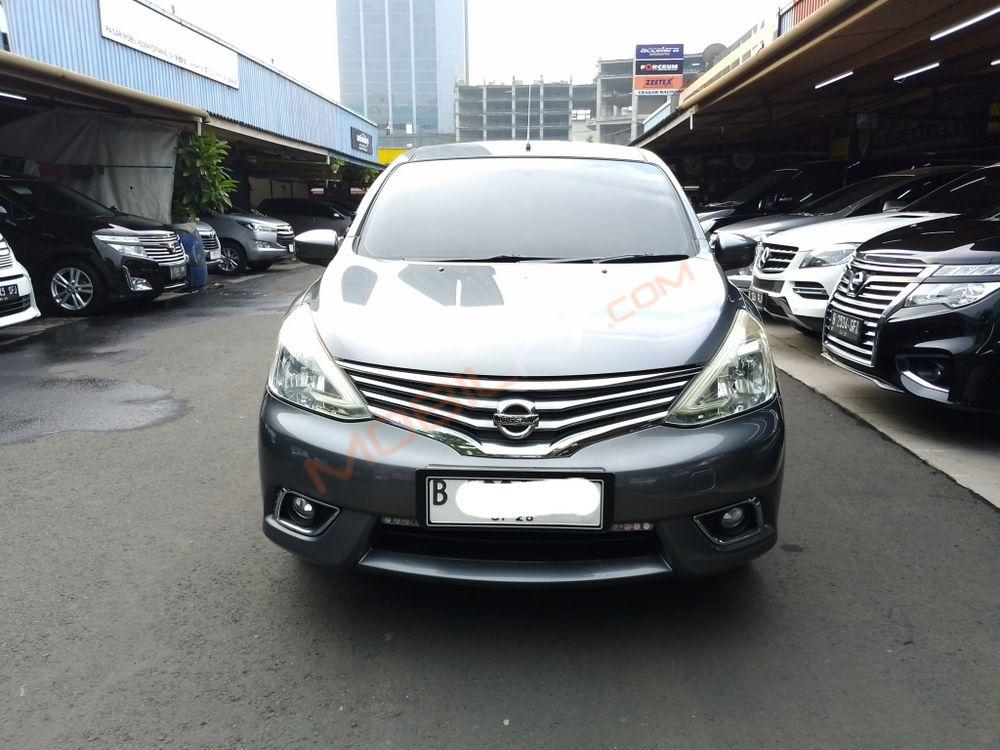 Mobil Nissan Livina 2015