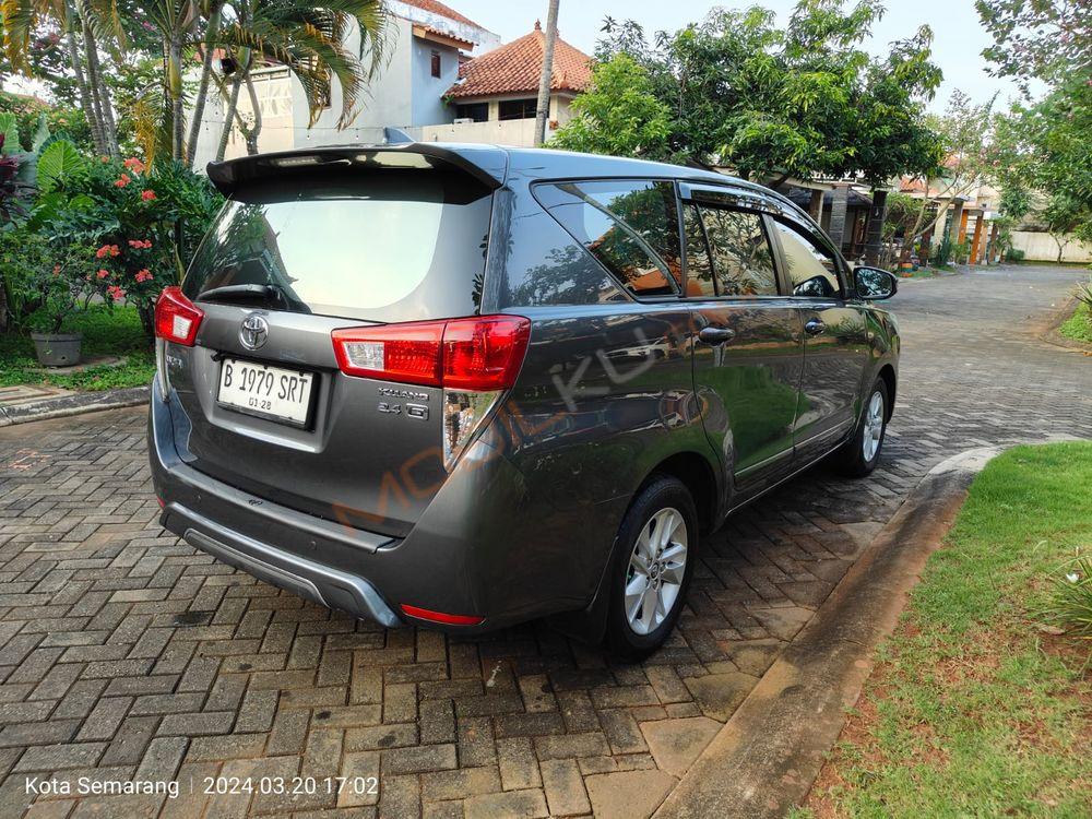 Mobil Toyota Kijang Innova 2017