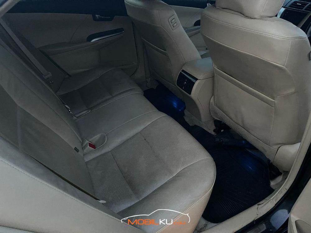 Mobil Toyota Camry 2016