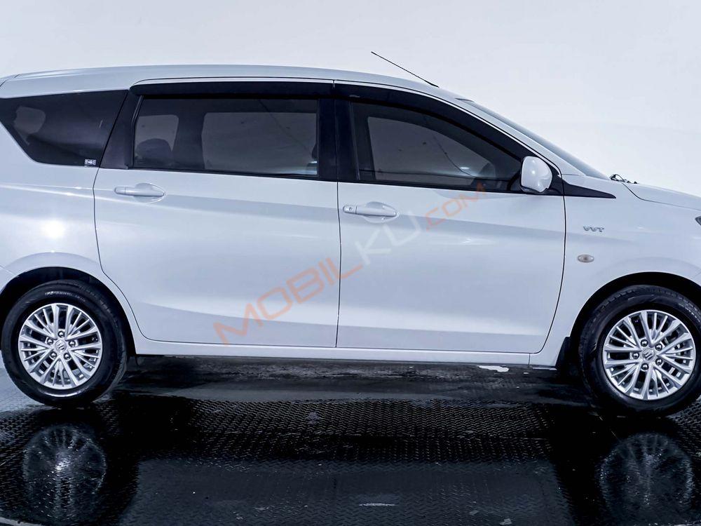 Mobil Suzuki Ertiga 2021