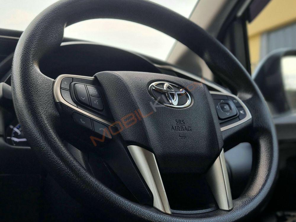 Mobil Toyota Kijang Innova 2016