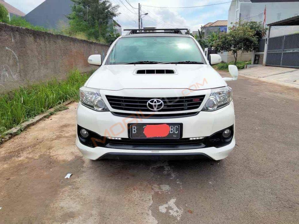 Mobil Toyota Fortuner 2015