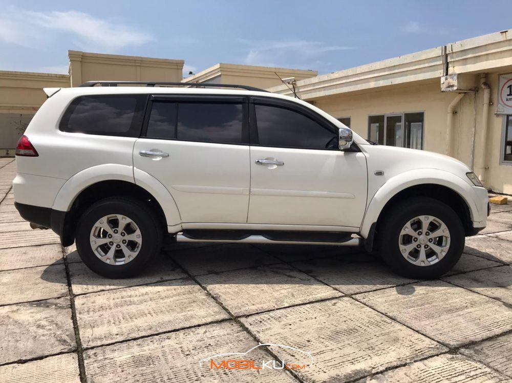 Mobil Mitsubishi Pajero Sport 2014