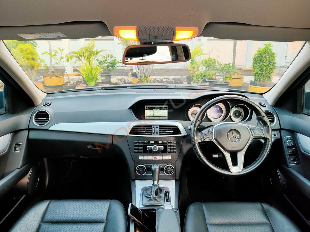 Mobil Mercedes-Benz C-Class 2014