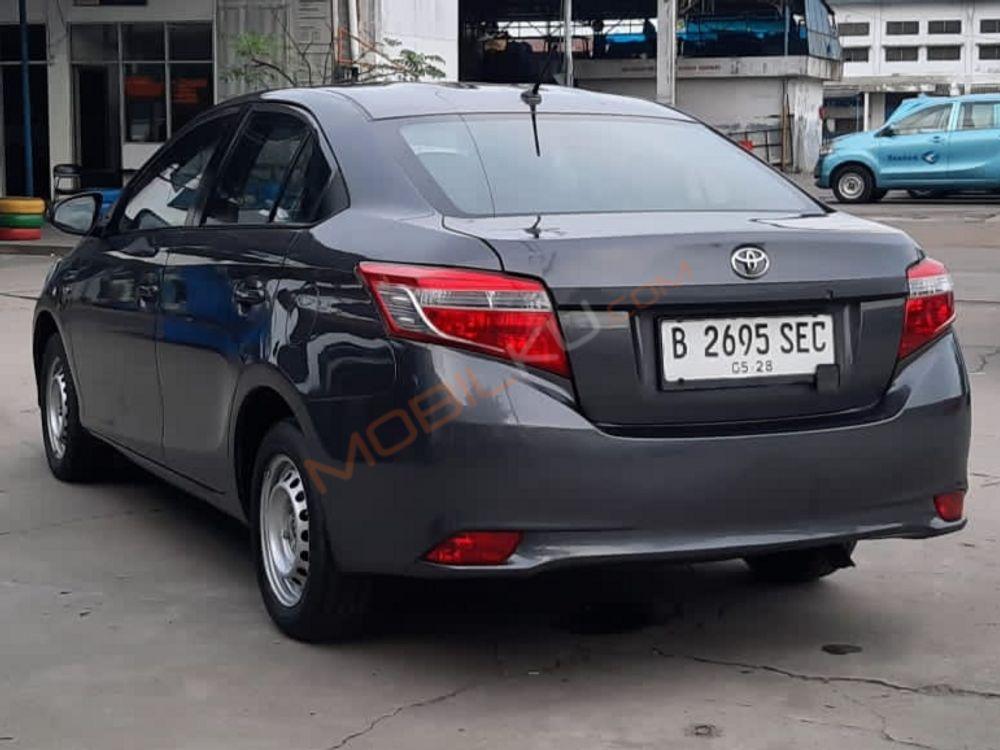 Mobil Toyota Limo 2016