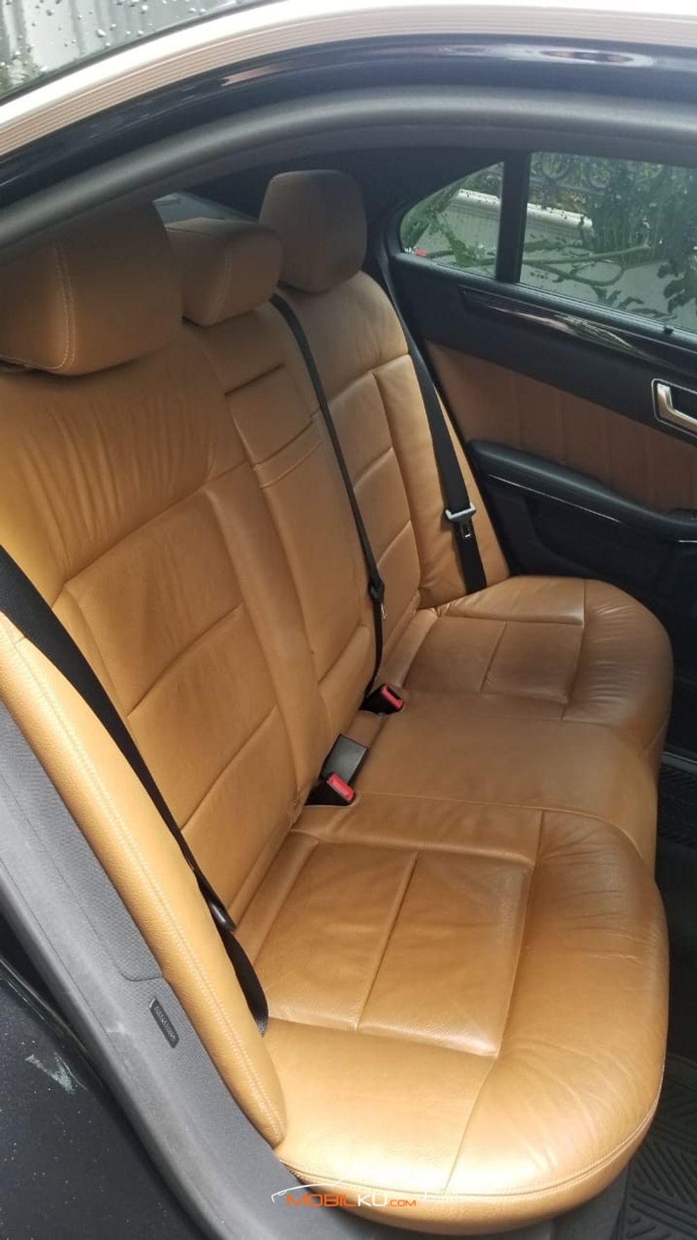 Mobil Mercedes-Benz E-Class 2012