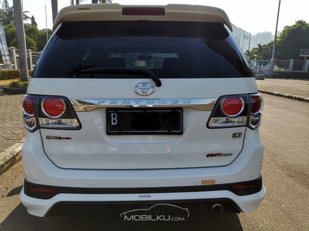 Mobil Toyota Fortuner 2015