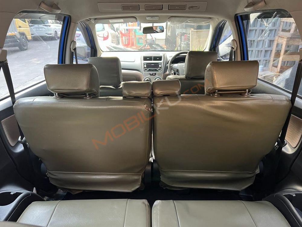 Mobil Toyota Avanza 2015