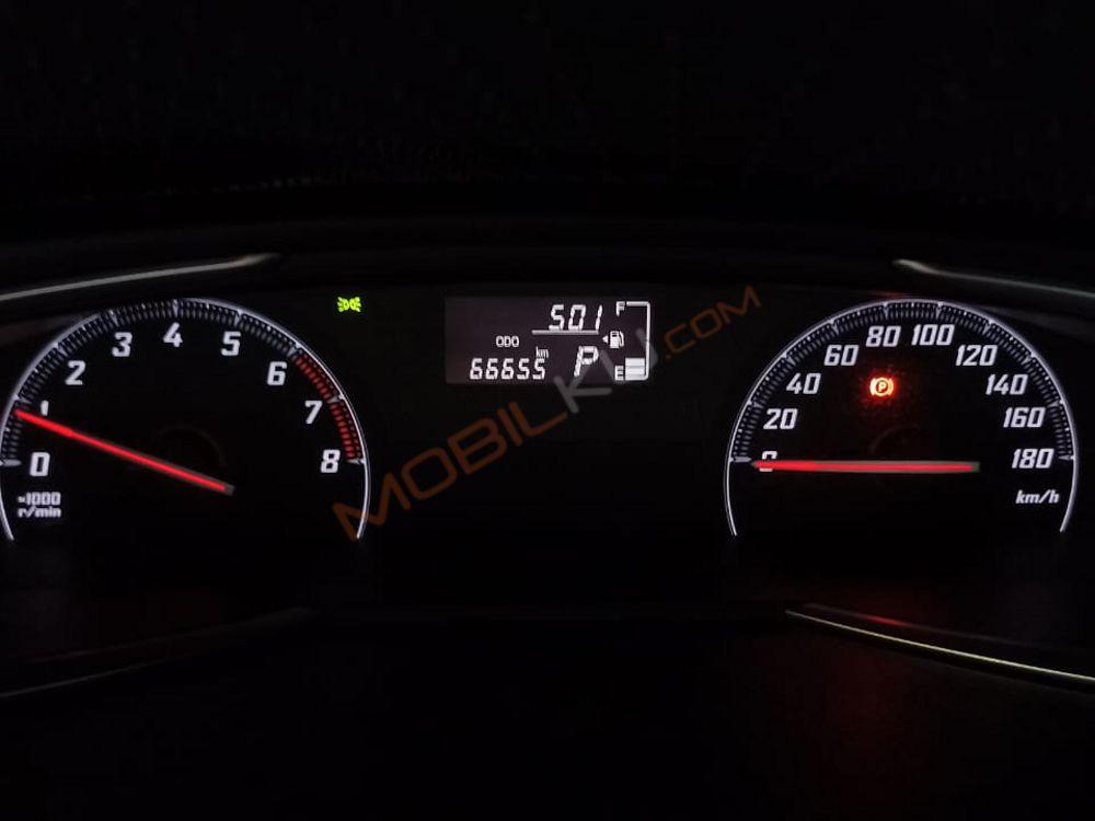 Mobil Toyota Sienta 2018