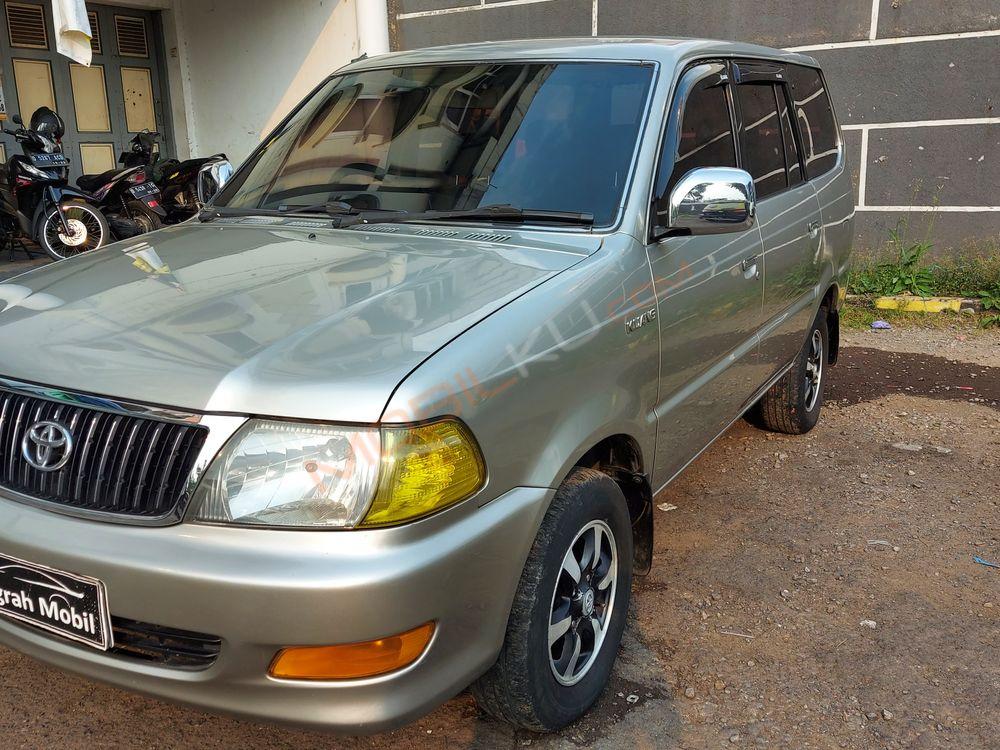 Mobil Toyota Kijang 2003