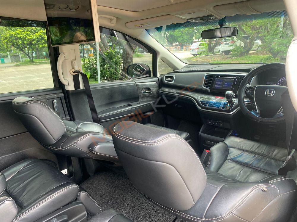 Mobil Honda Odyssey 2015