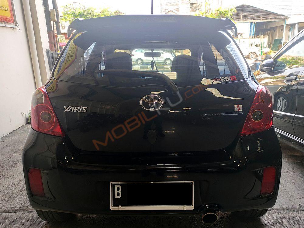 Mobil Toyota Yaris 2013