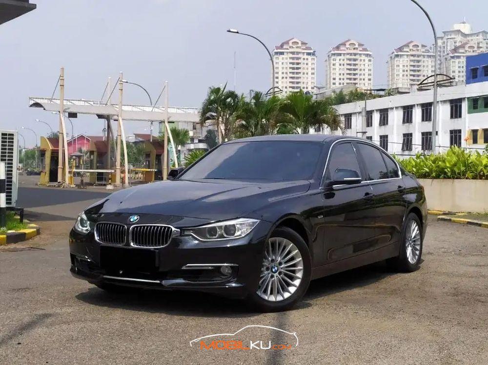 Mobil BMW 3 Series 2014