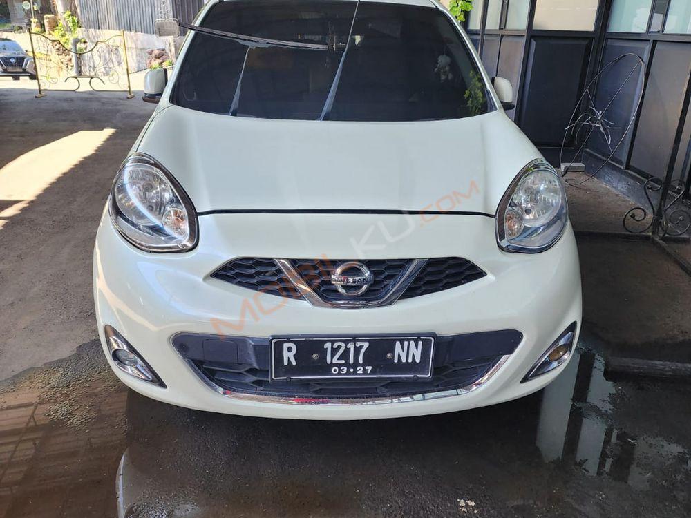 Mobil Nissan March 2016