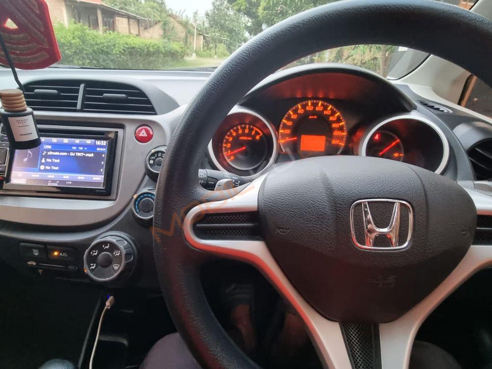 Mobil Honda Jazz 2014