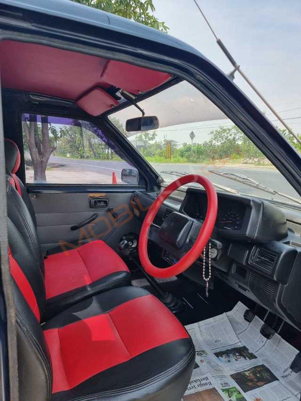 Mobil Isuzu Panther 2007