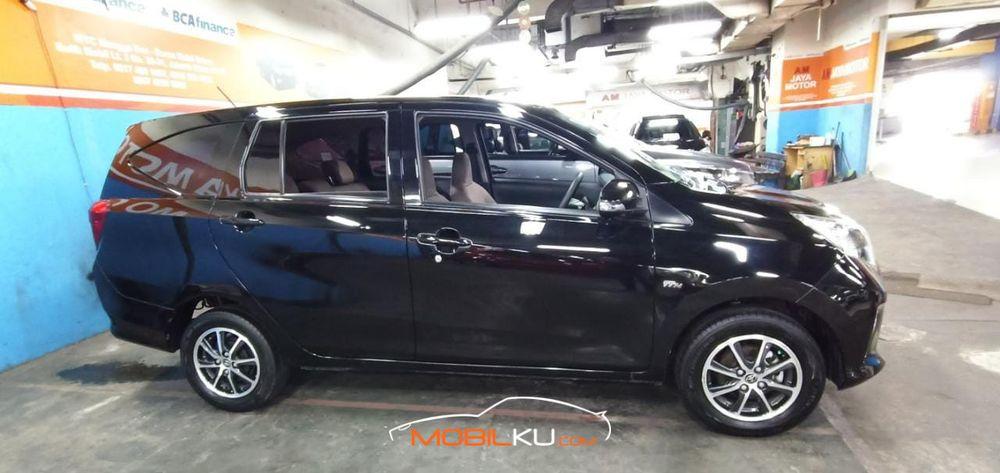 Mobil Toyota Calya 2018