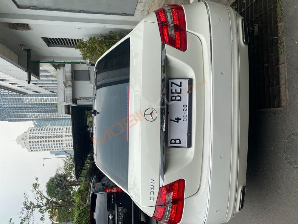 Mobil Mercedes-Benz E-Class 2011
