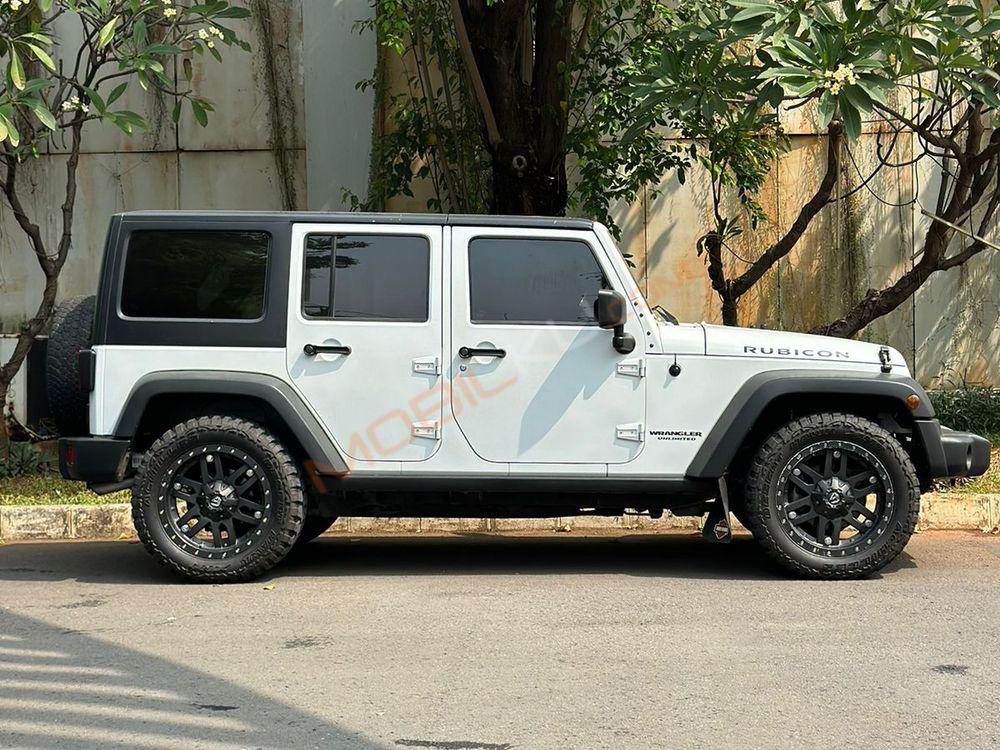 Mobil Jeep Wrangler 2014