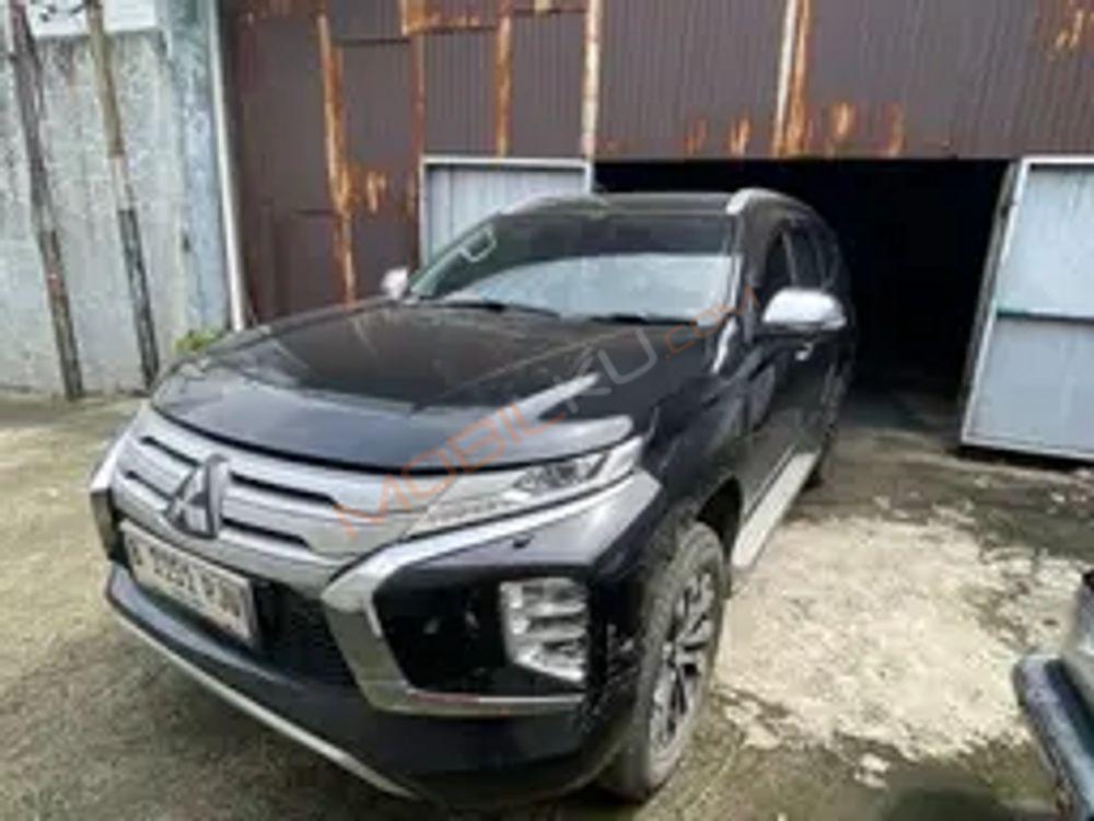 Mobil Mitsubishi Pajero Sport 2023