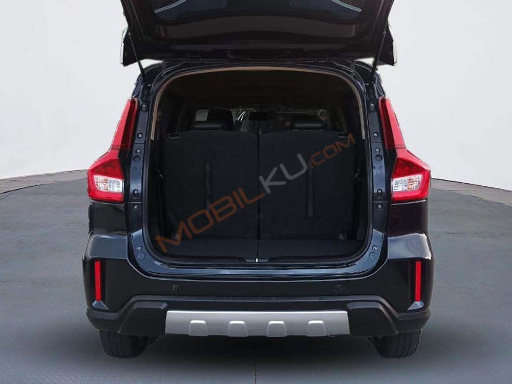 Mobil Suzuki XL7 2022