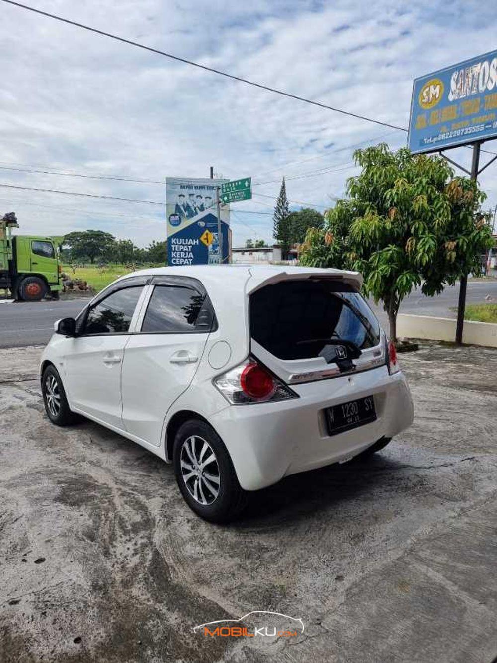 Mobil Honda Brio 2015
